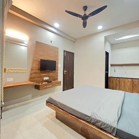 Stayzy Evanka Indore Exteriör bild